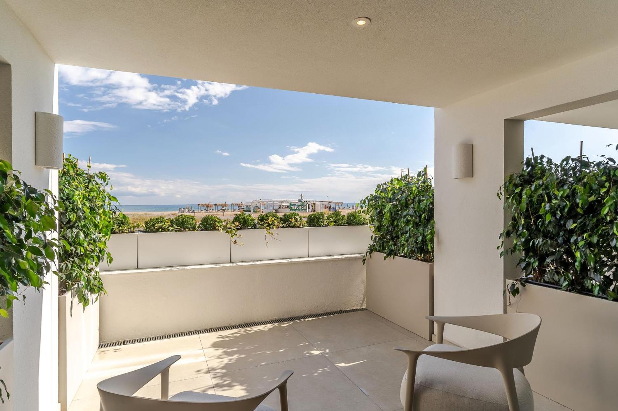 Apartamentos Azul Castelldefels Exterior photo